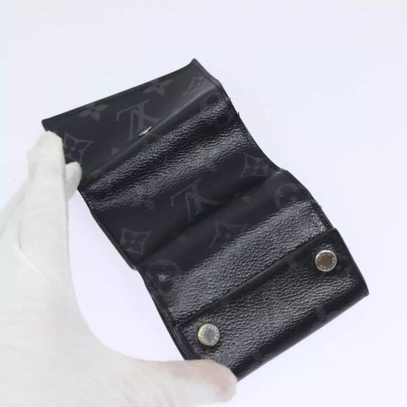 LOUIS VUITTON Monogram Eclipse Discovery Compact WalleT - Picture 14 of 16